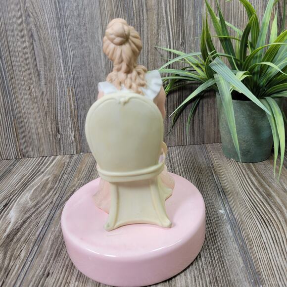 Vintage Sitting Lady Figurine, Homco 1452 - Picture 3 of 6